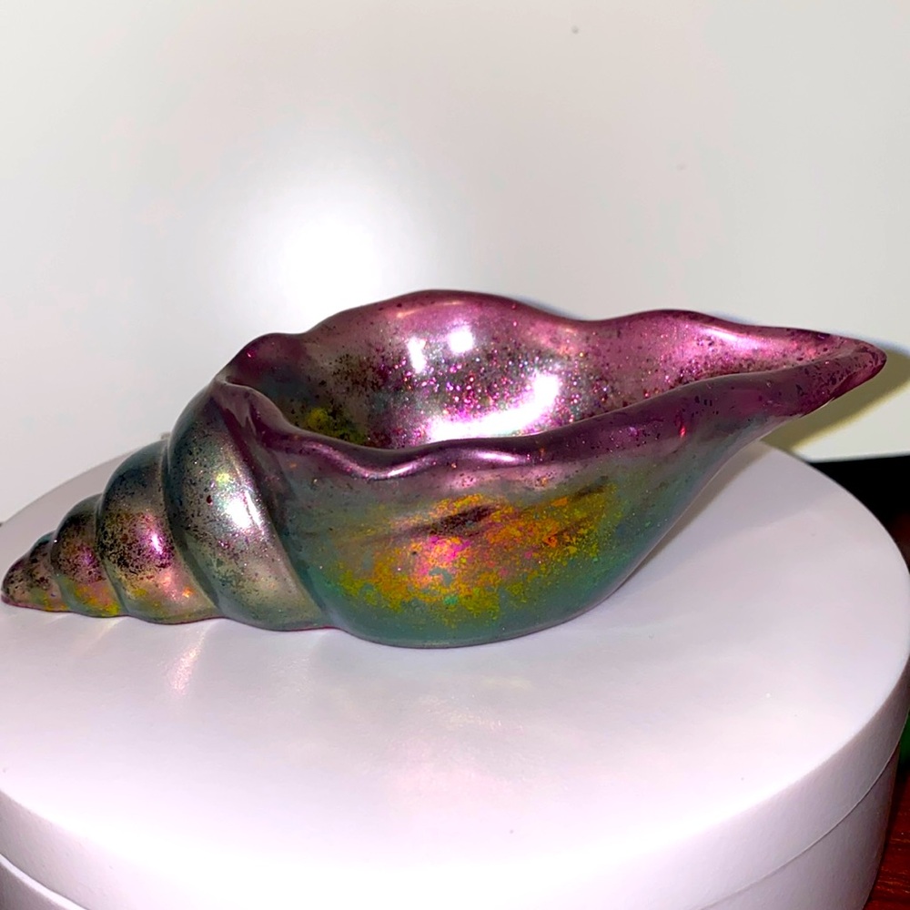 Handmade Resin Shell - Picture 2 of 3